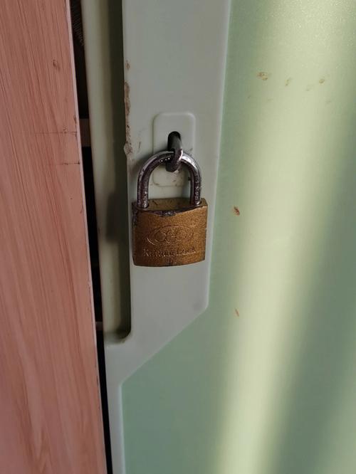 宾馆锁用钥匙打不开怎么办